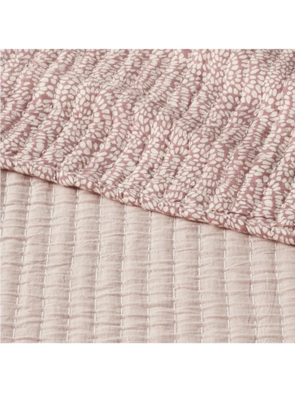 Threshold King Cotton Matelassé Swirl Quilt in Dusty Rose Pattern